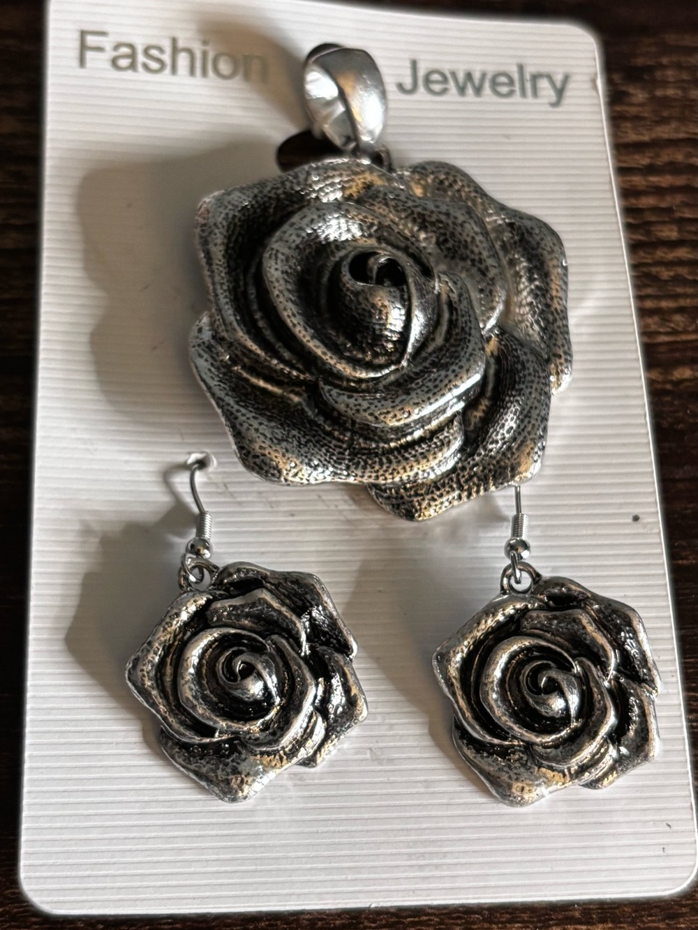 Silver Tone Rose Pendant with Matching Rose Dangle‎ Earrings